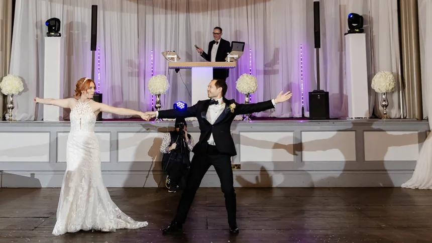 Hampshire Wedding DJ - Bride and Groom 1st Dance